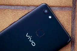 Vivo V7+ Unboxing And First Impressions