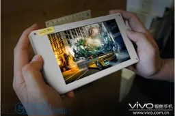 Vivo Xplay 3S shows us its 2k display while sporting serious camouflage