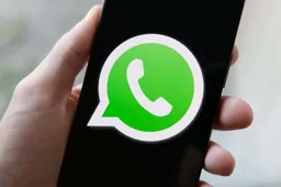 Mastering WhatsApp's Swipeable Navigation Bar on Android