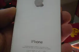 White iPhone 4 Hands On!