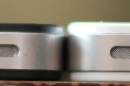 White iPhone 4 Is Fatter Than The Original