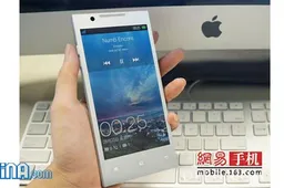 More Oppo Find 5 Photo's Leaked! Looks fatter than claimed!