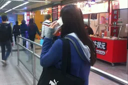 White UMi Zero spied in Shenzhen subway station