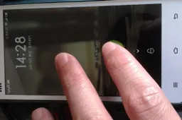 Xiaomi Mi2 turns up in white!