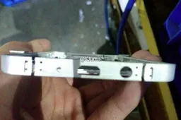 Purported leaked Meizu ME5 chassis as standard USB and new headphone jack location