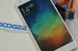 Doogee S6000 wants to shock with 6000mAh battery, and fast wireless charging