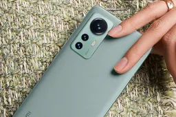 Xiaomi 12 feels just like the five-years-old Xiaomi Mi 6