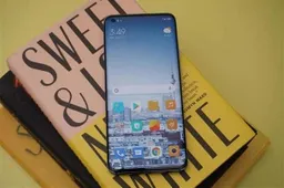 Xiaomi Mi 11 Pro display may exceed 2K resolution - probably 2K+