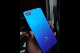 Gradient rear of Xiaomi Mi 8 Lite is actually transparent (Video)