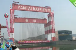 This Chinese Crane is Capable of Lifting 98 Statue of Libertys!!