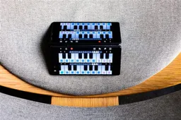 ZTE AXON M (6GB+128GB) price plunged by a massive 2900 Yuan ($430)