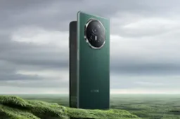 Honor Magic V5 Brings Real-Time AI Call Translation to Europe