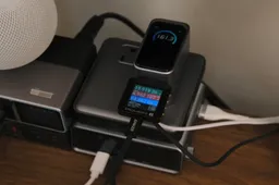 Anker Launches Prime 160W Charger with Smart Touch Display in Europe