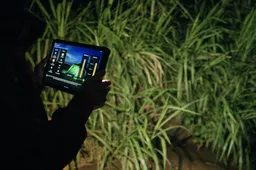 Ulefone Armor Pad 5 Series Lights the Way with Dual LED Lights and Warning Beacons