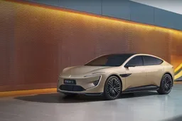 955 Horsepower and Image-Grade LiDAR: The 2026 Avatr 12 Doesn't Do Half-Measures