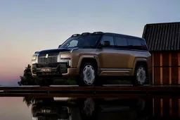 BYD Yangwang U8L Dingzang Edition Focuses On Comfort And Custom Luxury