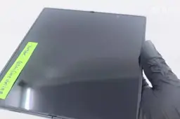 Samsung Galaxy Z Fold 8 Ultra Leaked Footage Shows a Completely Flat Display