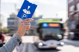 Parkeerschijf met hand_OMHOOG_CXX