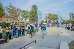 Toby en Sep openen de skatebaan van Ooltgensplaat