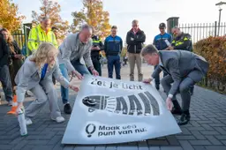 Aftrap campagne aftrap AAN in het donker op schoolplein CSG PM