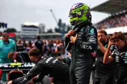 Hamilton refuses to compare: 'Didn't see Verstappen vs Norris'