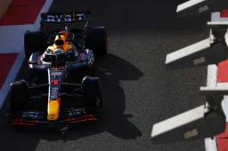 F1 Live | Kan Verstappen het opnemen tegen McLaren in laatste kwalificatie?