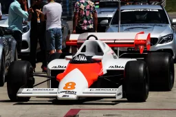 Lauda's son honours father with 'McLaren' livery during Dakar rally