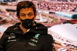 Wolff ziet spectaculaire Verstappen: 'Niet goed voor het kampioenschap'