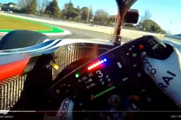 Visor-cam bij Kimi Raikkönen op het circuit van Barcelona