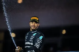 Hamilton spreekt zich uit: 'Je wordt meteen in het diepe gegooid'
