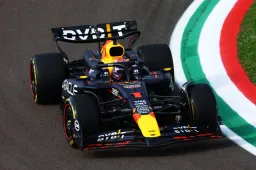 Verstappen klaagt, worstelt en is niet snel genoeg in VT2, Leclerc op P1