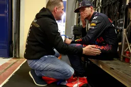 'Mercedes heeft alles uit de kast gehaald om Verstappen te pesten'