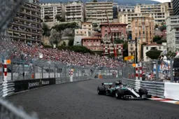Hamilton: ''Doorrijden op die banden kon echt niet''