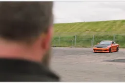 Drift-gekke racechick maakt droom waar met Red Bull