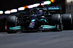 Hamilton verrast door sterke pace Ferrari: ‘Het wordt close in de kwalificatie’