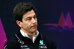 Verstappen non andrà alla Mercedes: chi sarà il sostituto di Hamilton?