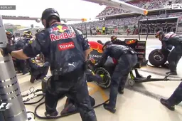 Video: Chaos bij de pitstop van Verstappen