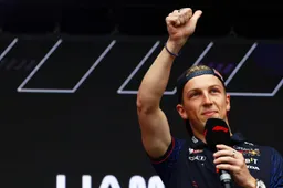Red Bull conclut un accord avec Lawson réserve en 2024, un siège en F1 2026
