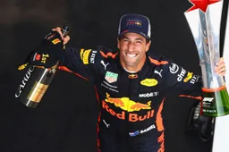 Mercedes flirt met Ricciardo? "Daniel is een efficiënte en goede coureur"