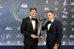 LIVE | Verstappen ontvangt wereldbeker bij FIA Price Giving 2022