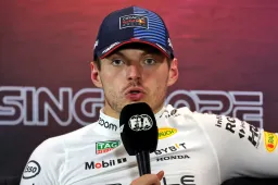 De opzienbarende persconferentie van Verstappen: Dit zijn de beelden!