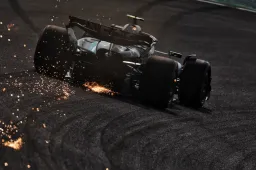 Stelling | Mercedes mag blij zijn dat Hamilton na dit seizoen vertrekt