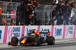 Red Bull Racing teases Mercedes with copied message