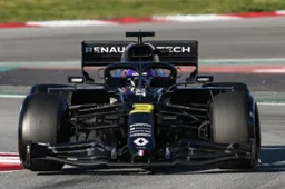 Morning report: Daniel Ricciardo tops the timesheets in penultimate session