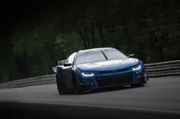 Button echa la vista atrás a Le Mans con el coche de la NASCAR: "Un coche precioso