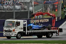 Horner puzzled by recovery trucks on track: 'Not better to stop?'