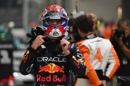 Internet ziet Hamilton GP Singapore winnen: 'Verstappen en Norris crashen'