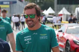Alonso hakt knoop door en tekent nieuw meerjarig contract bij Aston Martin