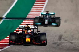 Schumacher: "Red Bull lijkt een klein beetje in het voordeel te zijn"