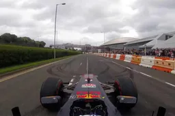 Video: David Coulthard laat de RB7 brullen in Glasgow!